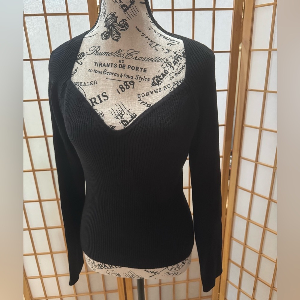 NWT Dance & Marvel Black V-Neck Top Size XL